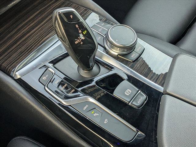 Used 2019 BMW 530e w/ Premium Package image 12