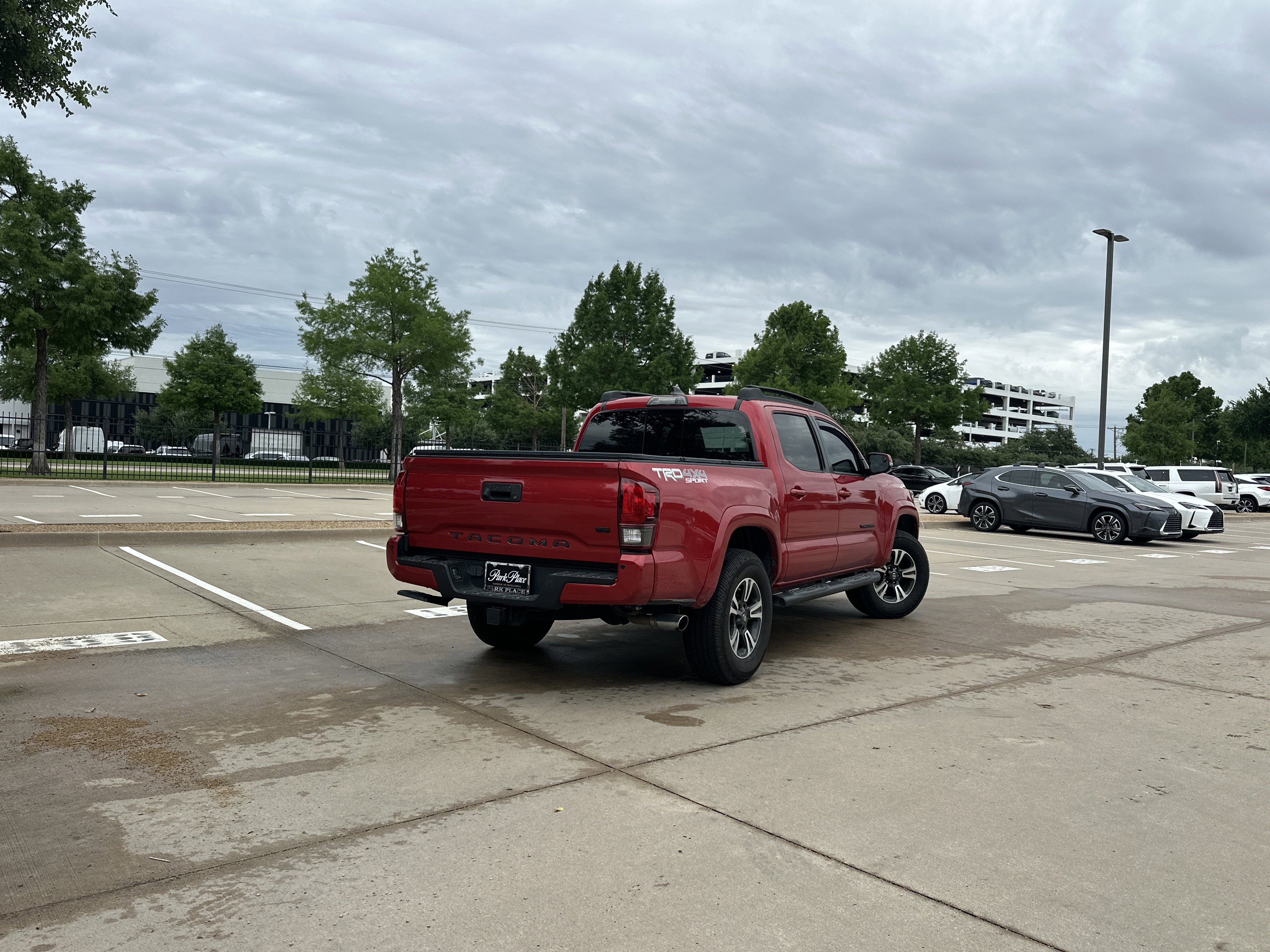 Used 2018 Toyota Tacoma TRD Sport w/ TRD Premium Sport Package AWD/4WD image 3
