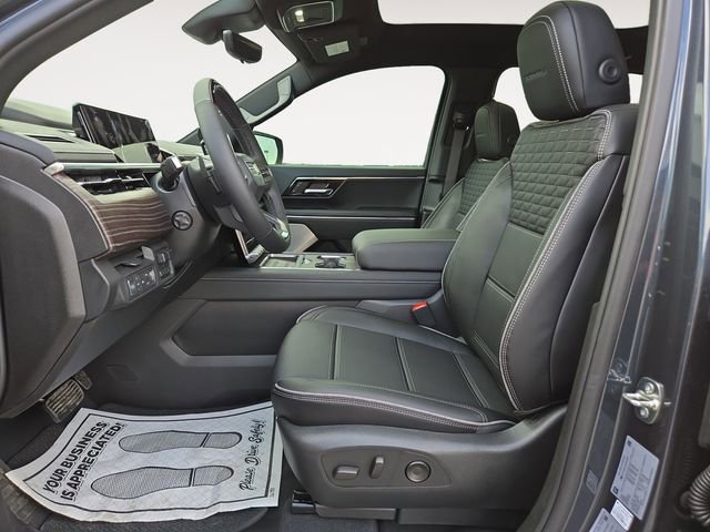 New 2025 GMC Sierra EV Denali image 2