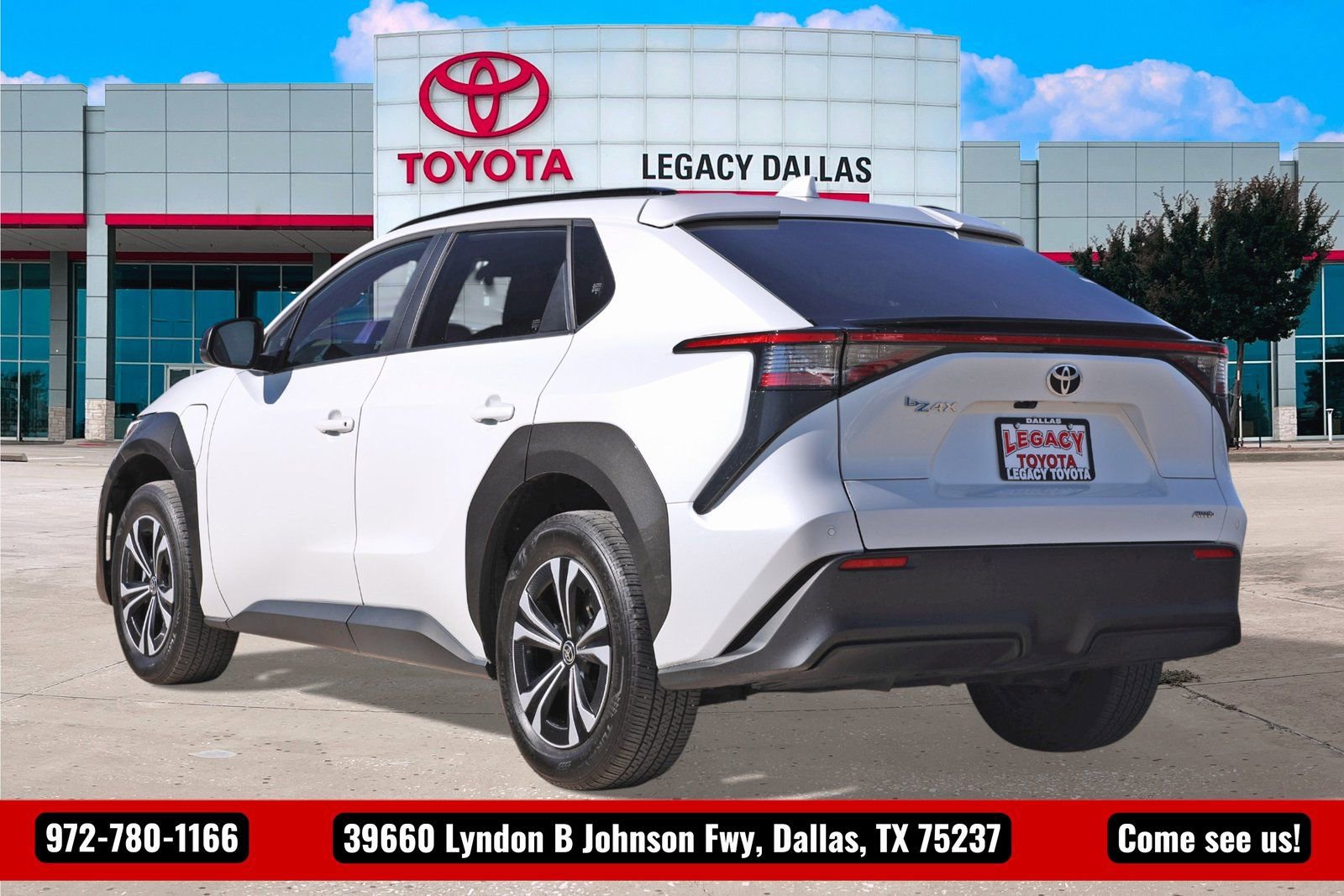 Used 2023 Toyota bZ4X XLE w/ Weather Package image 9