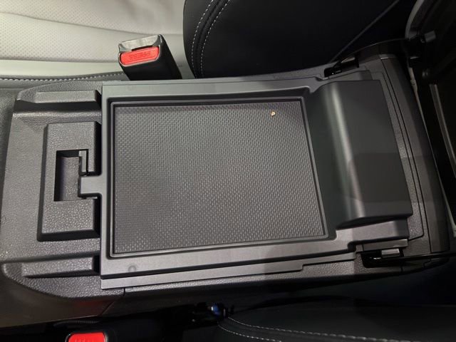 Certified 2025 Subaru Outback Limited image 28