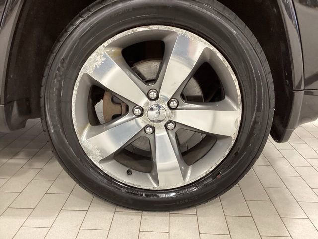 Used 2014 Jeep Grand Cherokee Overland w/ Mopar Chrome Edition Group AWD/4WD image 24