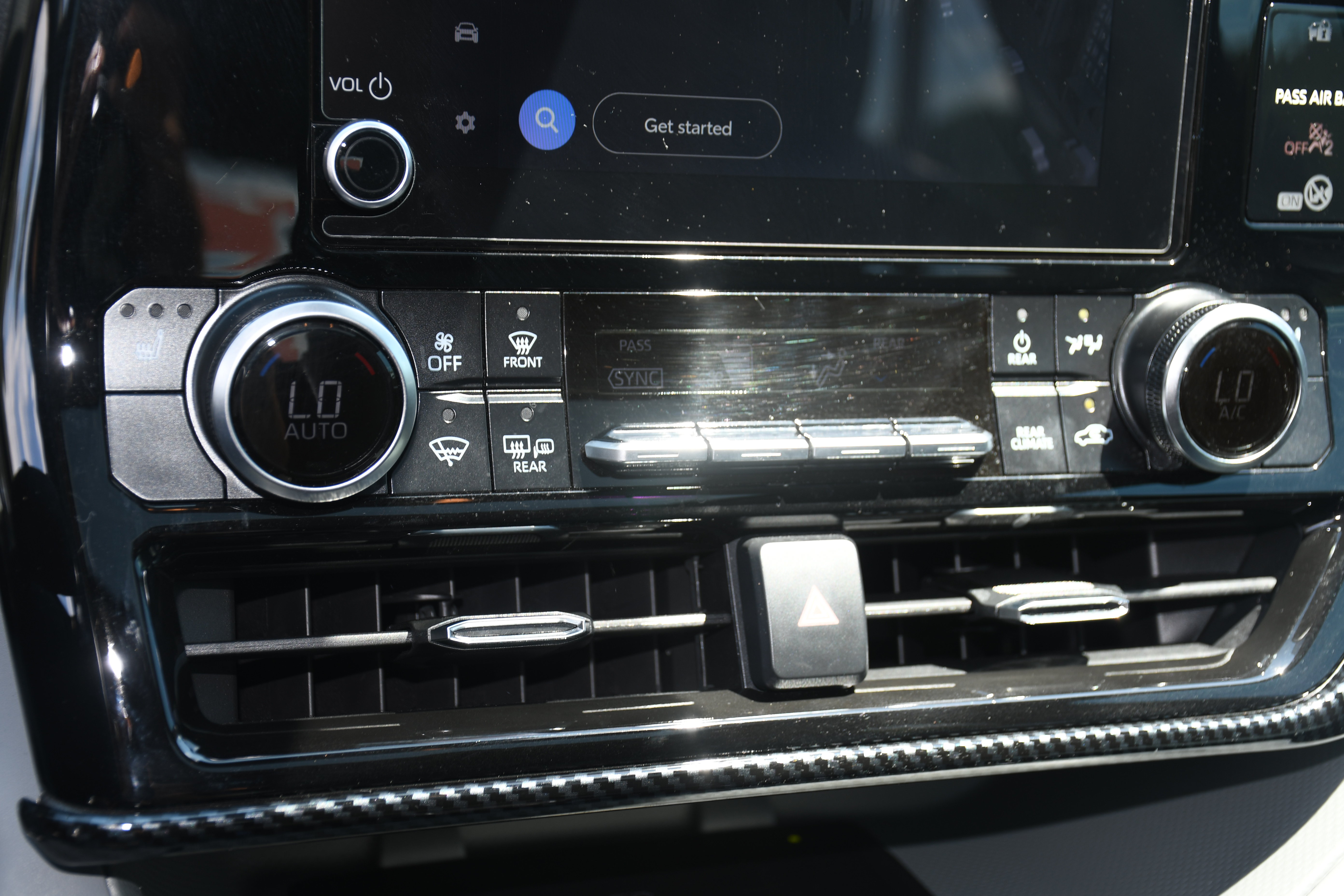 Used 2025 Toyota Highlander XLE AWD/4WD image 15