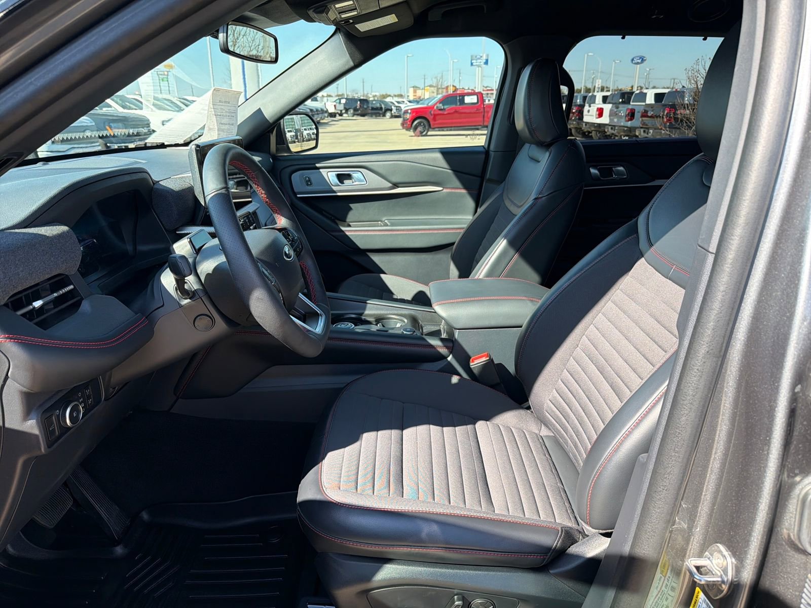 Certified 2025 Ford Explorer ST-Line w/ Premium Package image 9