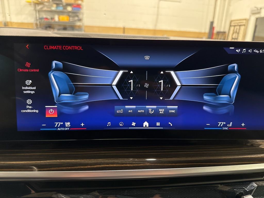 Used 2025 BMW X5 xDrive50e image 32