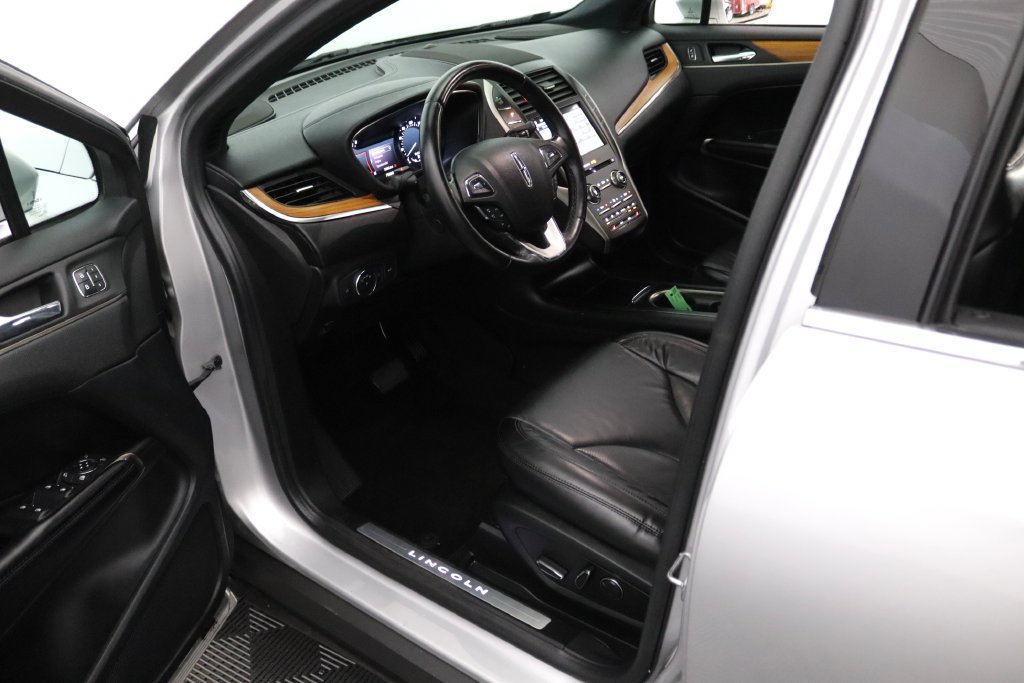 Used 2019 Lincoln MKC Select w/ Select Plus Package AWD/4WD image 16