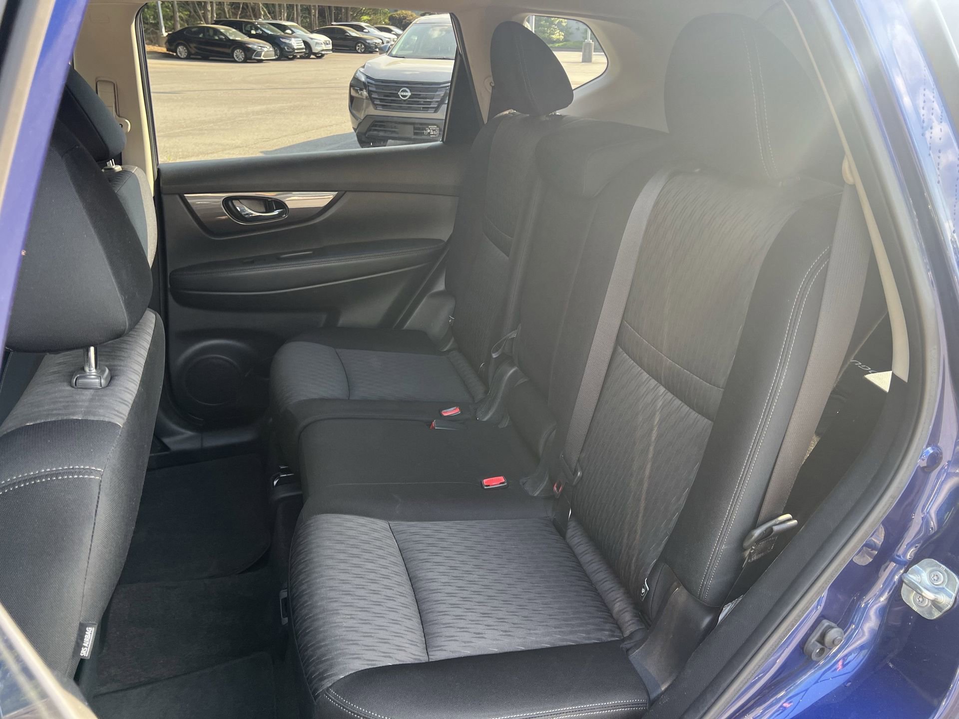 Used 2019 Nissan Rogue SV FWD image 17