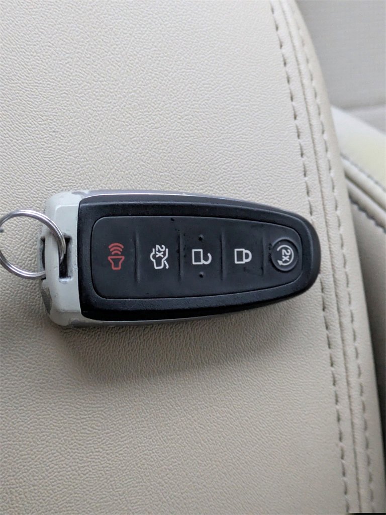 Used 2014 Ford Taurus Limited w/ Equipment Group 301A image 29