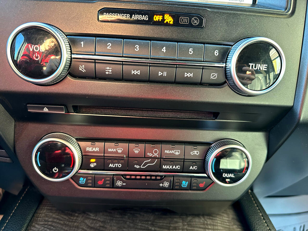 Used 2018 Ford Expedition Limited image 20