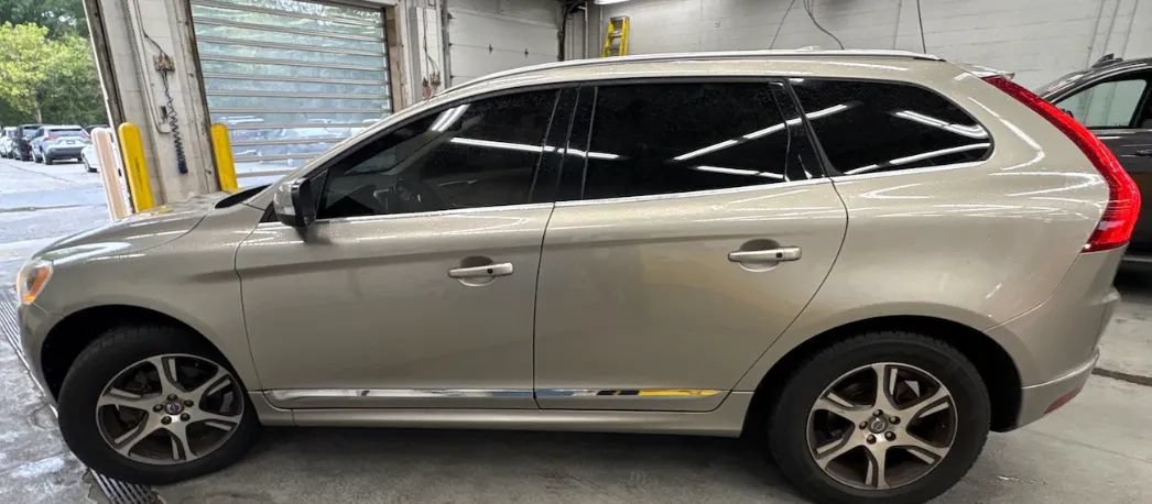 Used 2015 Volvo XC60 T6 AWD/4WD image 3