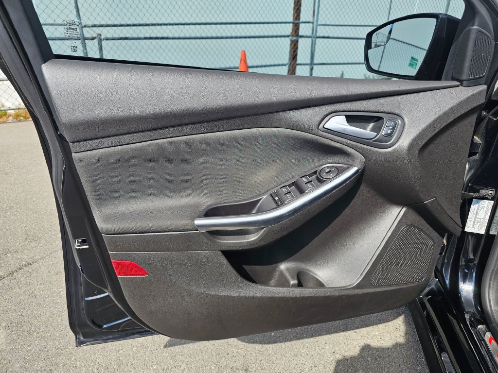Used 2016 Ford Focus ST FWD image 21