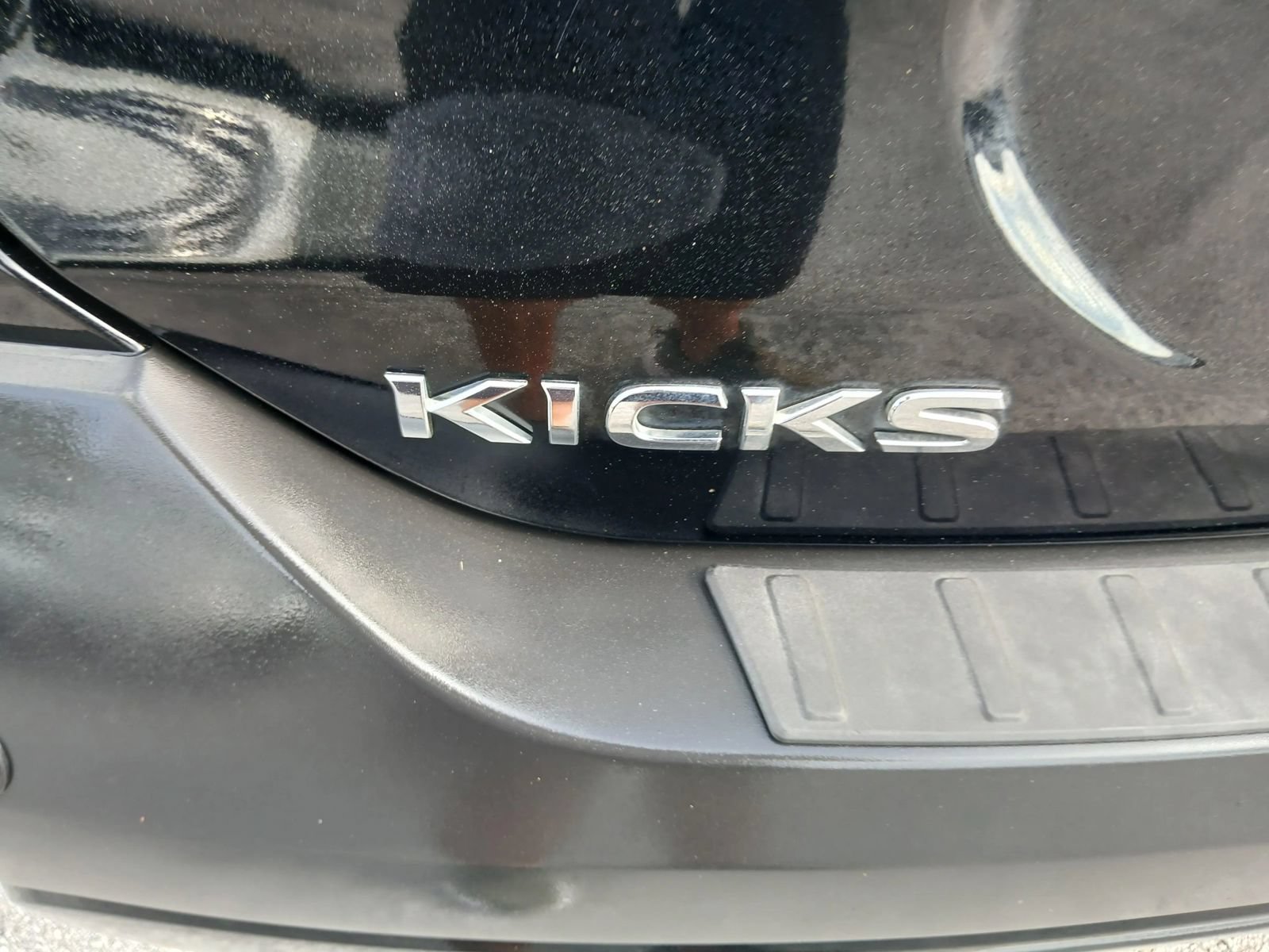 Used 2020 Nissan Kicks SR w/ SR Premium Package FWD image 16