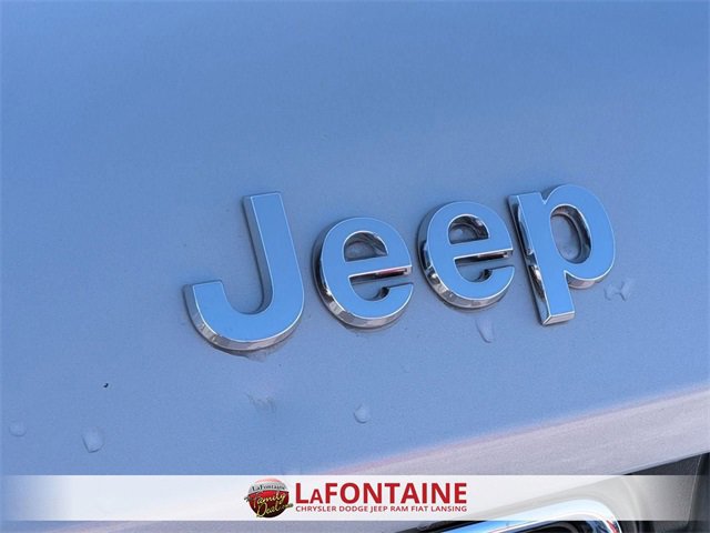 Certified 2023 Jeep Grand Cherokee Laredo image 9