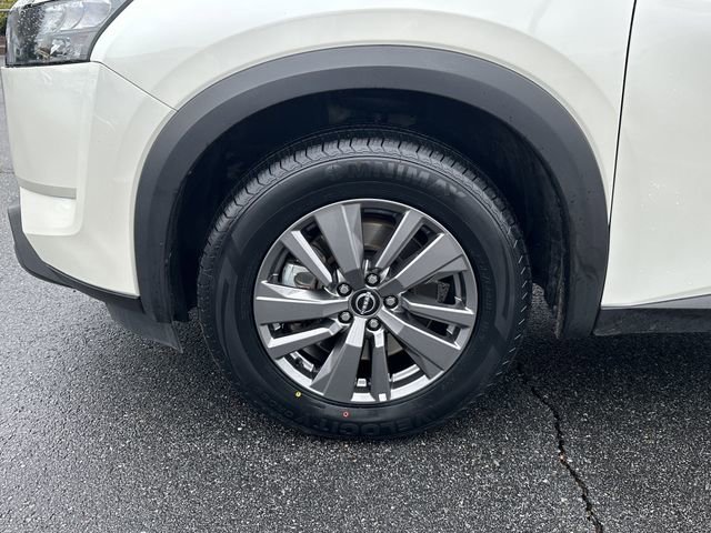 Certified 2024 Nissan Pathfinder SV image 12