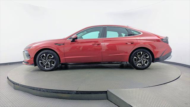 Used 2025 Hyundai Sonata SEL FWD image 3