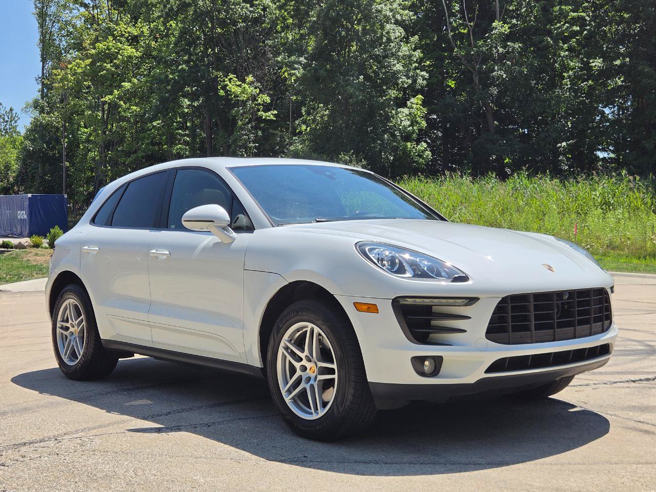 Used 2018 Porsche Macan w/ Premium Package Plus AWD/4WD image 7