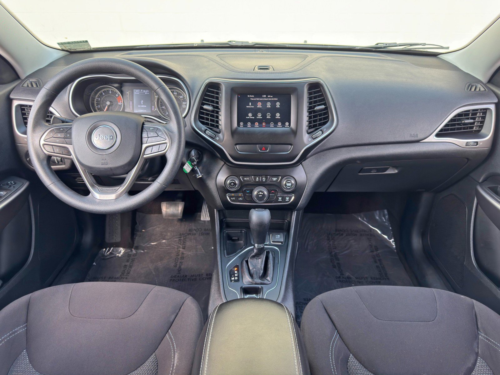 Used 2019 Jeep Cherokee Latitude w/ Popular Appearance Group FWD image 11