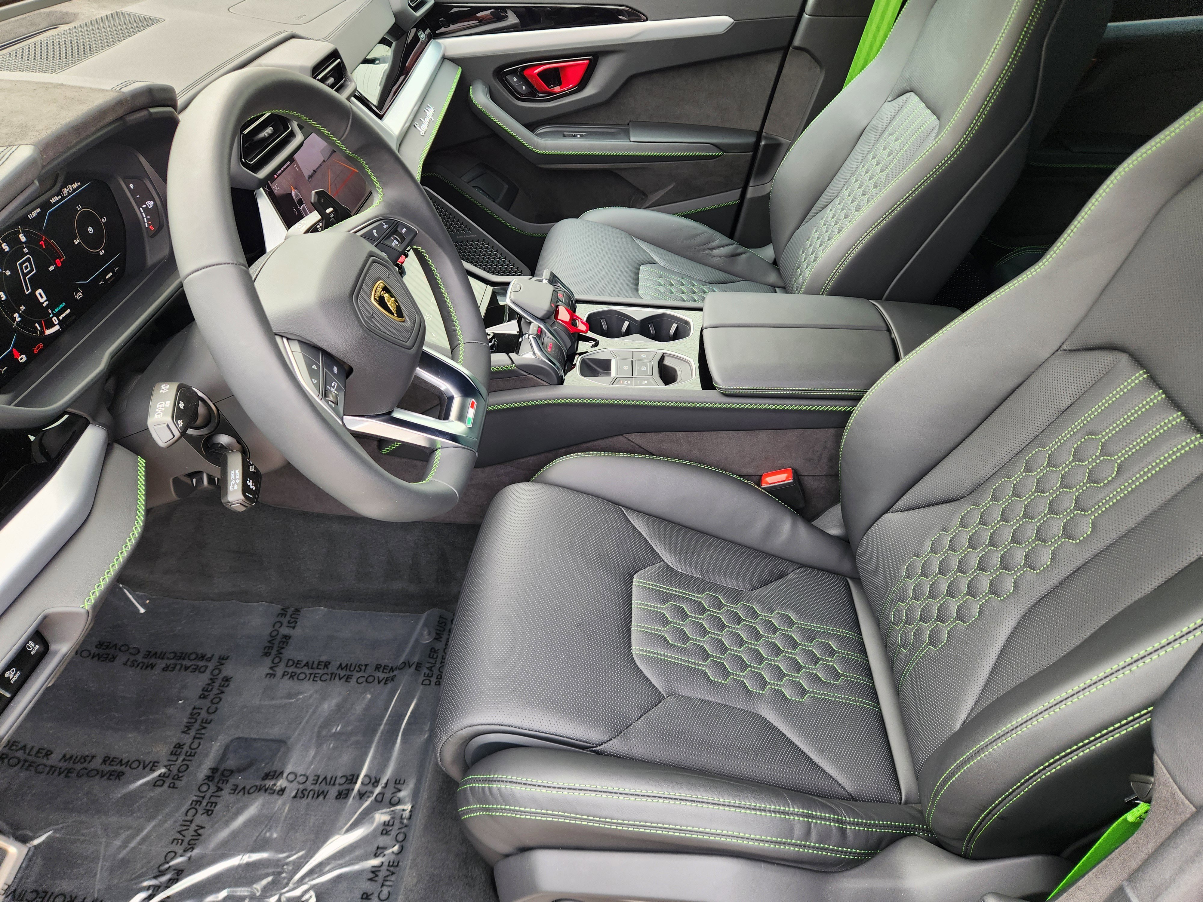 Used 2025 Lamborghini Urus SE image 11