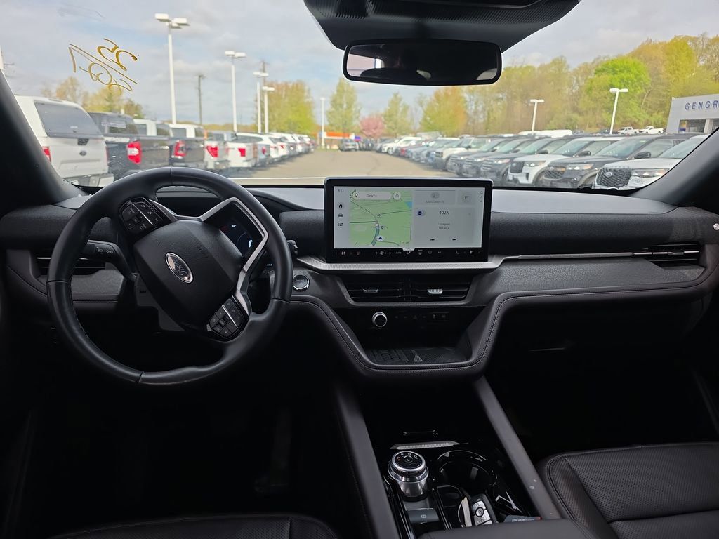 Used 2025 Ford Explorer Platinum w/ LUX Leather Package AWD/4WD image 19