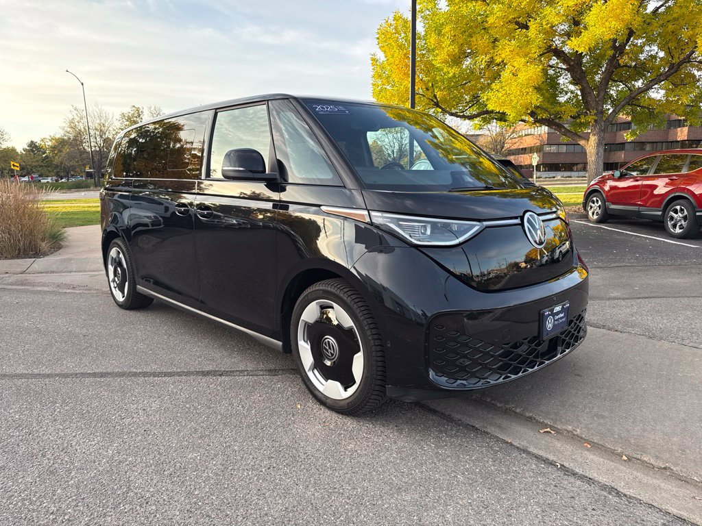 Certified 2025 Volkswagen ID. Buzz Pro S Plus AWD/4WD image 8