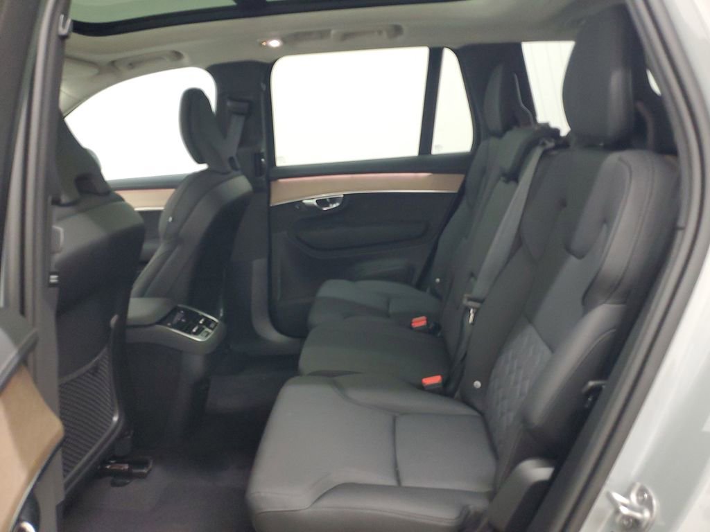 New 2025 Volvo XC90 B6 Core w/ Climate Package image 14