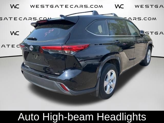 Used 2022 Toyota Highlander L AWD/4WD image 7