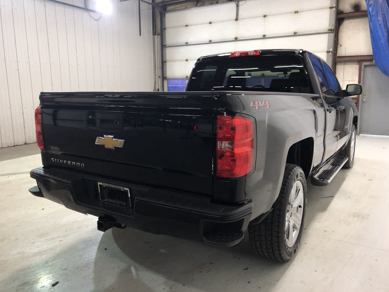 Used 2018 Chevrolet Silverado 1500 Custom w/ Custom Value Package AWD/4WD image 15