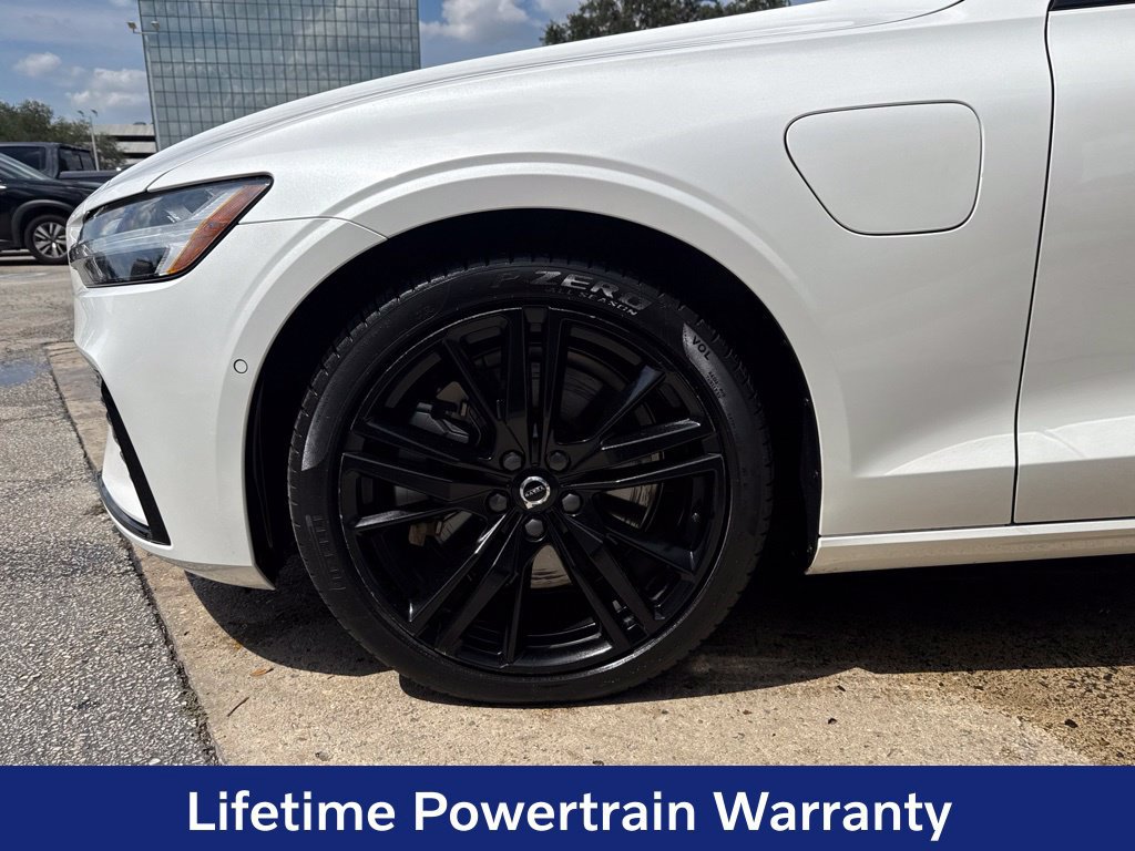 Certified 2025 Volvo S60 T8 Ultra AWD/4WD image 9
