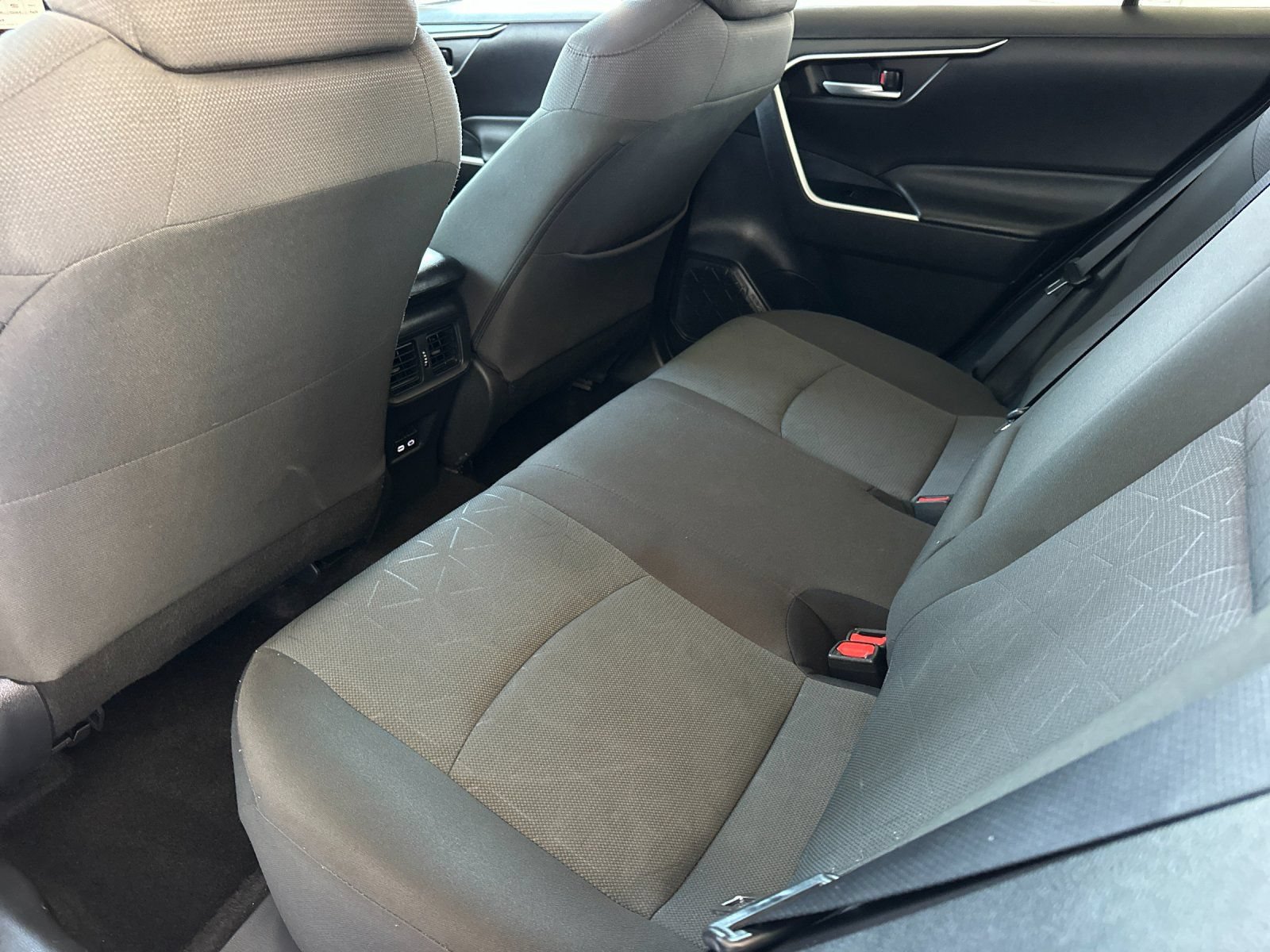 Used 2025 Toyota RAV4 XLE FWD image 11