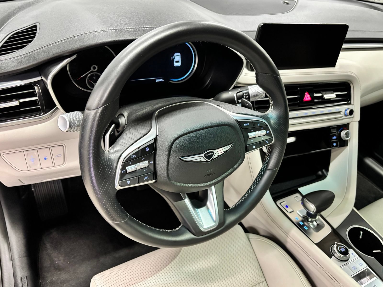 Used 2024 Genesis G70 2.5T RWD image 16