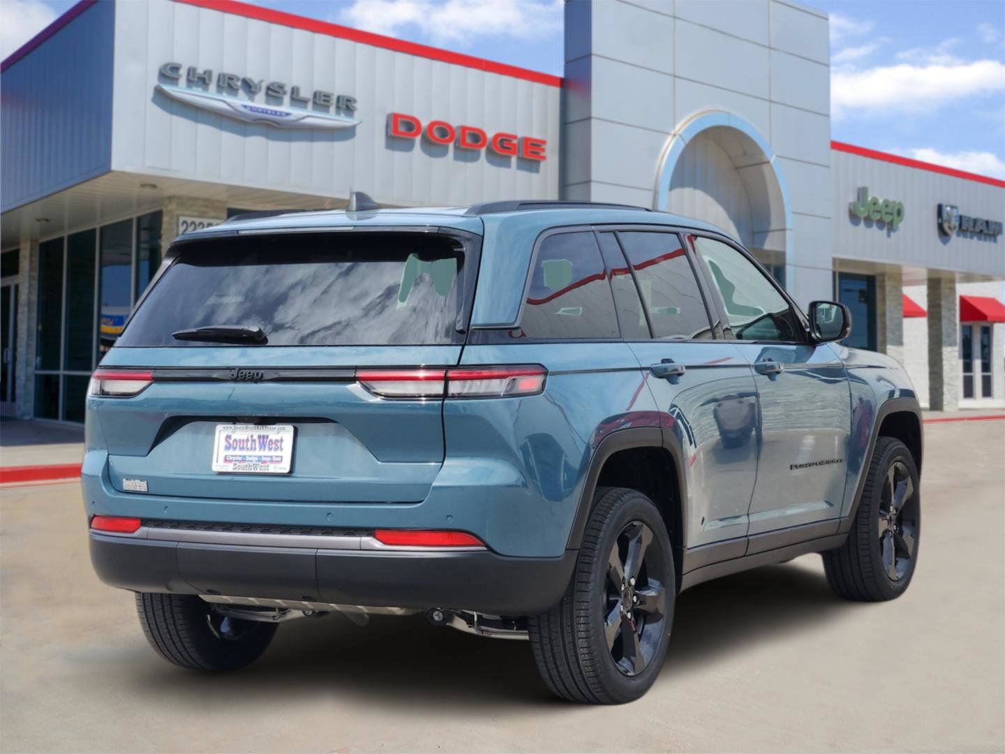 New 2026 Jeep Grand Cherokee Limited w/ Limited Altitude Package RWD image 5
