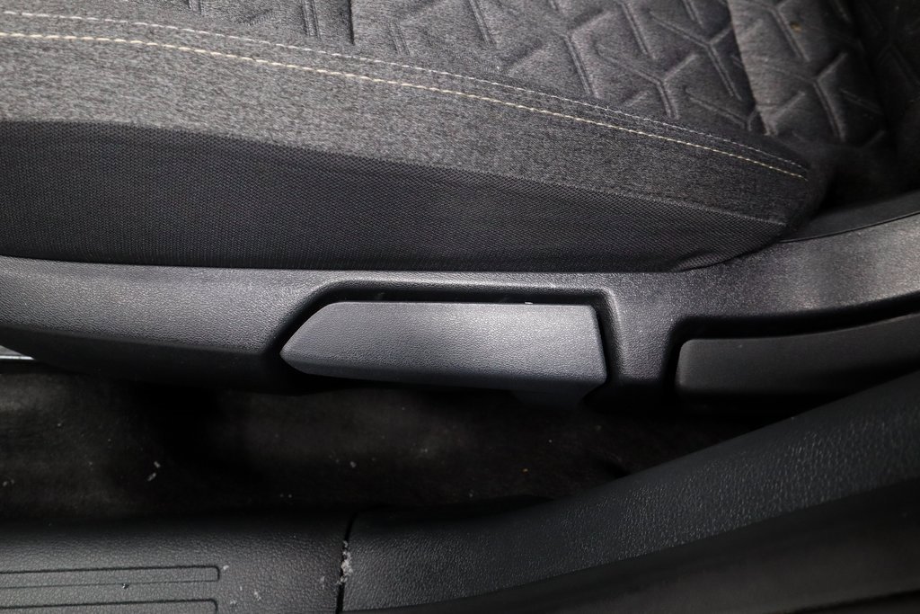 Certified 2025 Nissan Kicks SV image 23