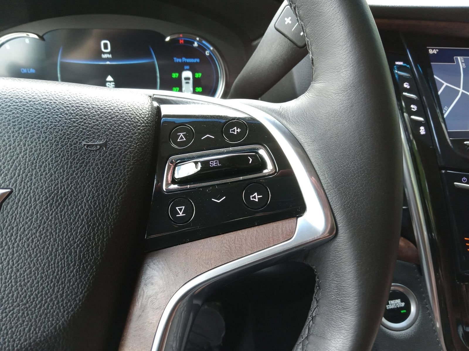 Used 2020 Cadillac Escalade ESV Luxury AWD/4WD image 22