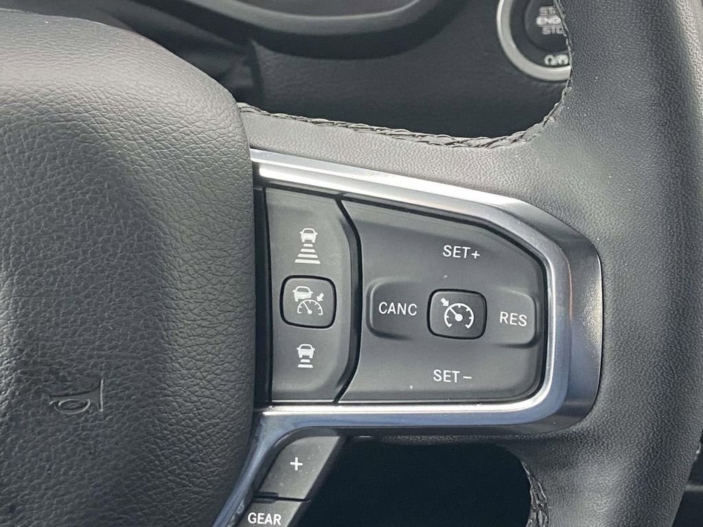 Used 2025 RAM 1500 Laramie AWD/4WD image 19