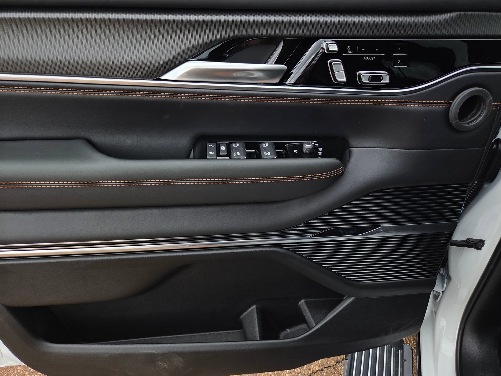 New 2026 Jeep Grand Wagoneer Summit AWD/4WD image 18