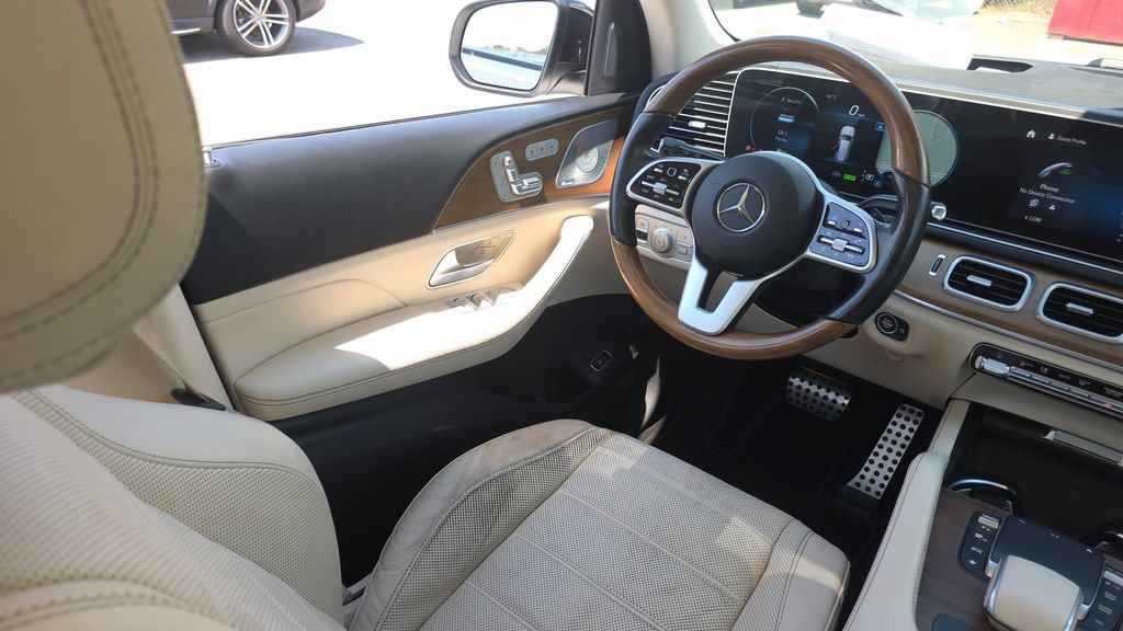 Used 2021 Mercedes-Benz GLS 580 4MATIC image 26
