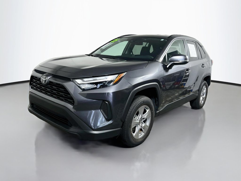 Used 2025 Toyota RAV4 XLE FWD image 7
