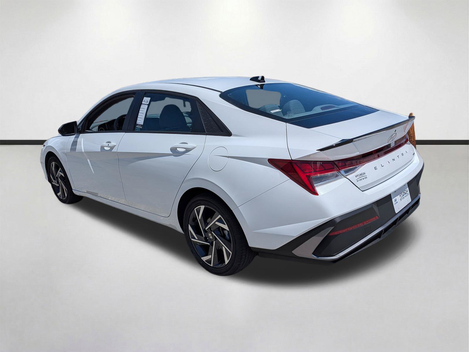 Used 2025 Hyundai Elantra SEL FWD image 6