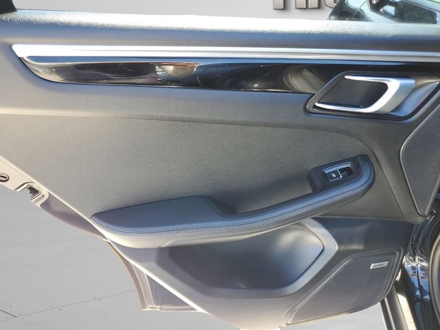 Used 2022 Porsche Macan Base image 12