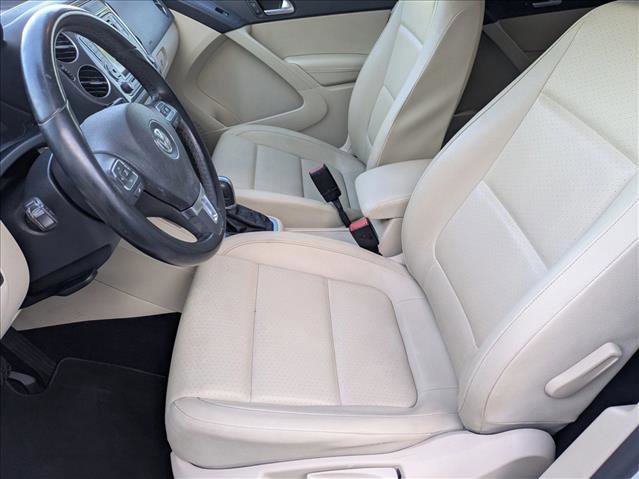 Used 2016 Volkswagen Tiguan S image 15
