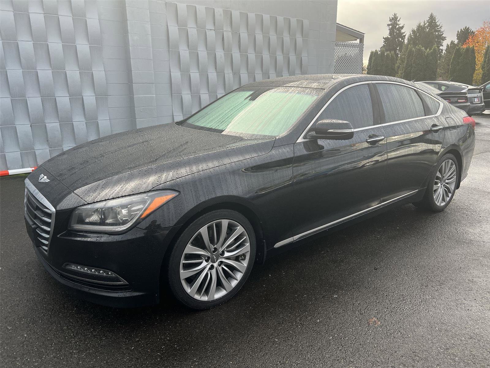 Used 2015 Hyundai Genesis 5.0 w/ Option Group 05 image 2