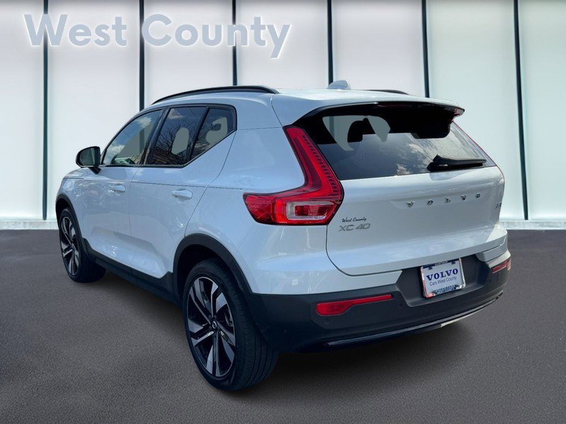 Certified 2023 Volvo XC40 B5 Ultimate w/ Protection Package Premier image 7