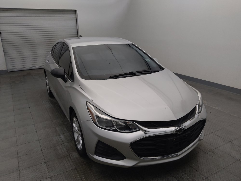 Used 2019 Chevrolet Cruze LS w/ LS Convenience Package FWD image 14