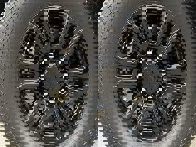 Used 2023 GMC Sierra 2500 Denali w/ Denali Black Diamond Edition image 10