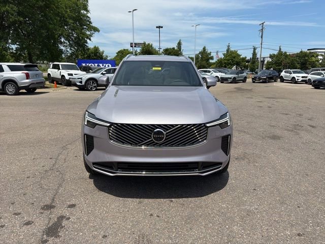 Used 2026 Volvo XC90 B5 Plus w/ Protection Package Premier AWD/4WD image 2