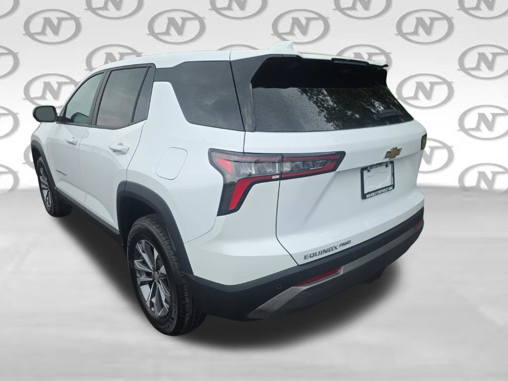 Used 2025 Chevrolet Equinox LT w/ Safety and Technology Package AWD/4WD image 12
