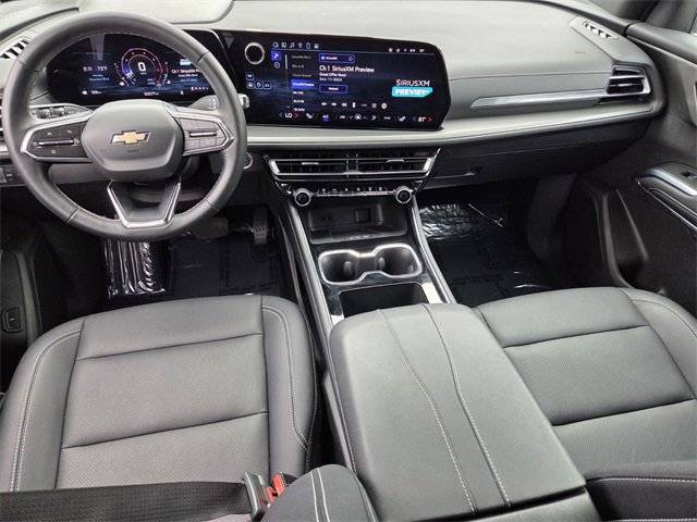 Used 2025 Chevrolet Traverse LT image 17