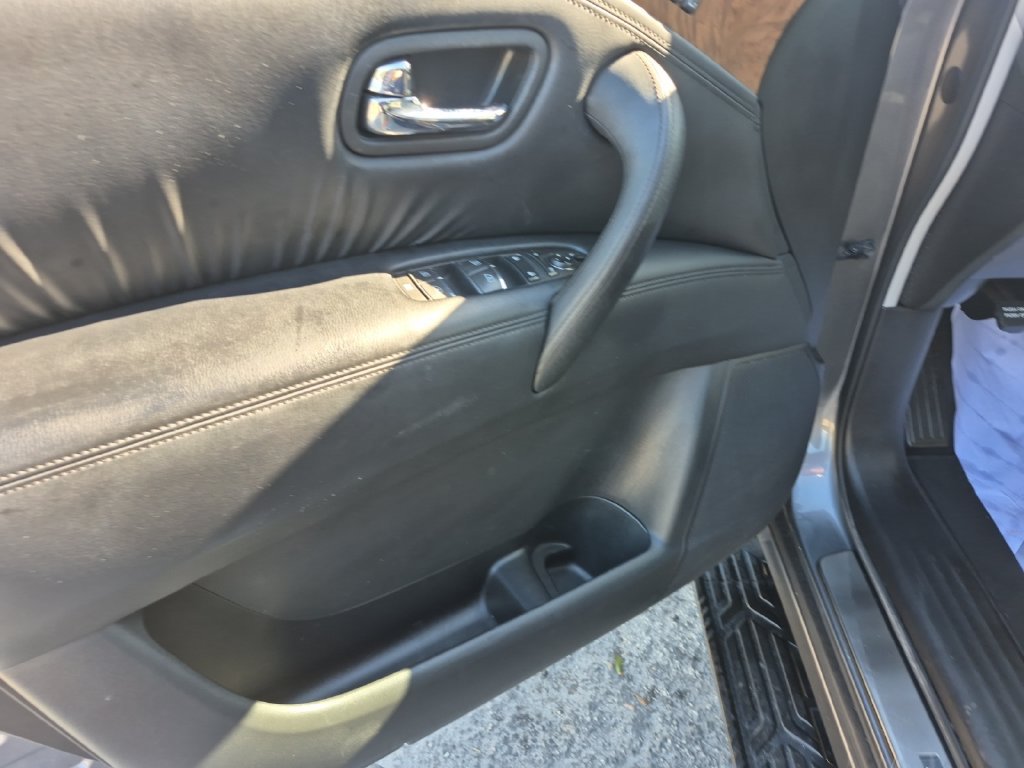 Used 2023 Nissan Armada SL w/ Captain's Chairs Package RWD image 16