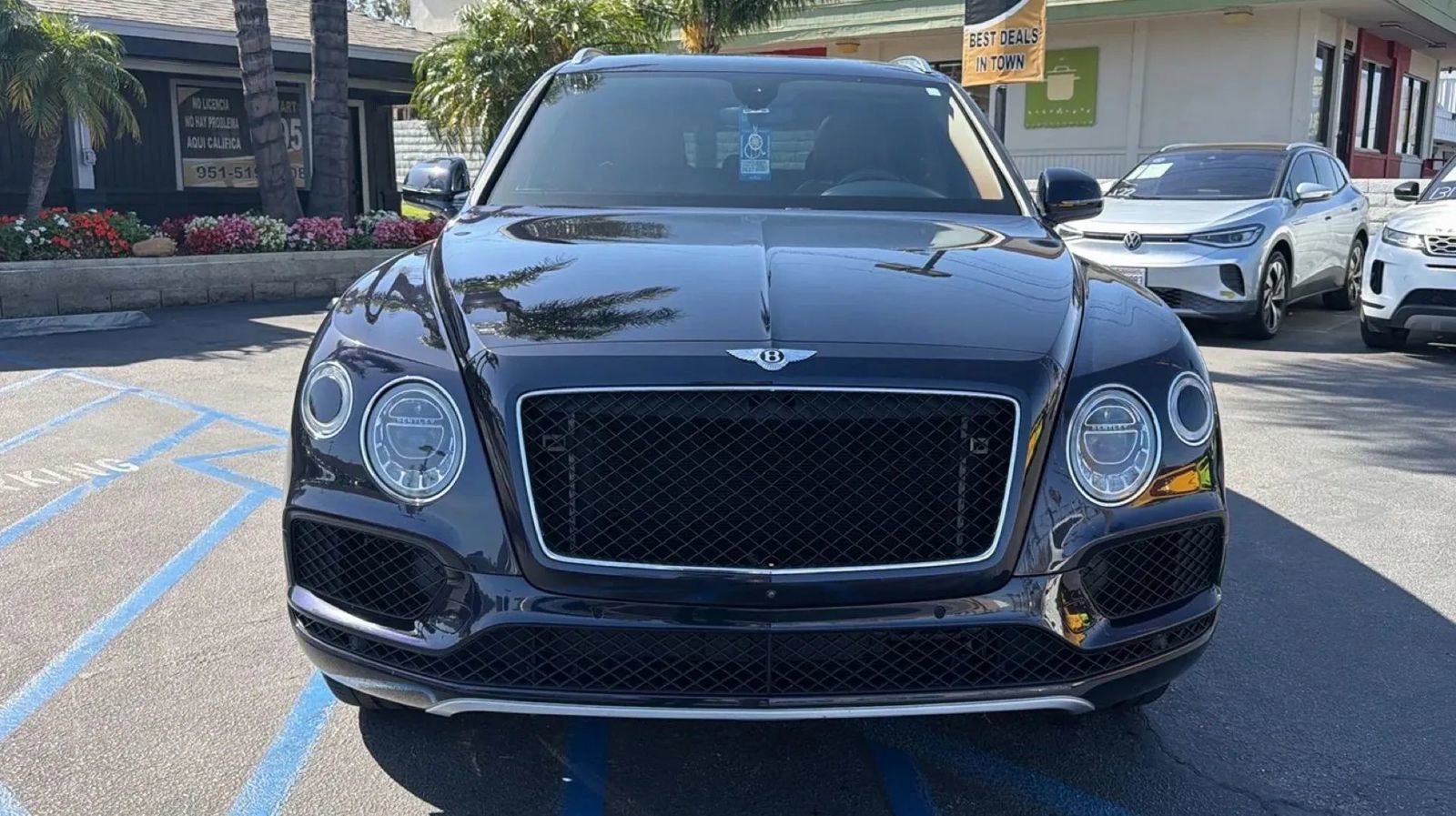 Used 2019 Bentley Bentayga AWD/4WD image 1