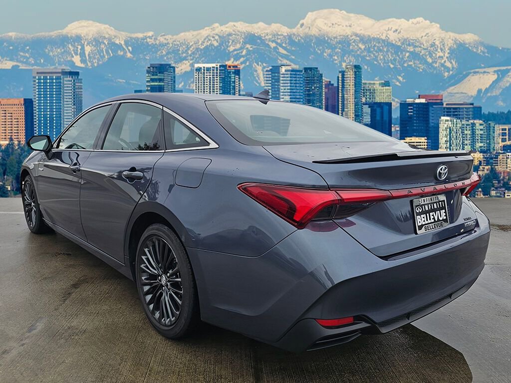 Used 2019 Toyota Avalon XSE image 5